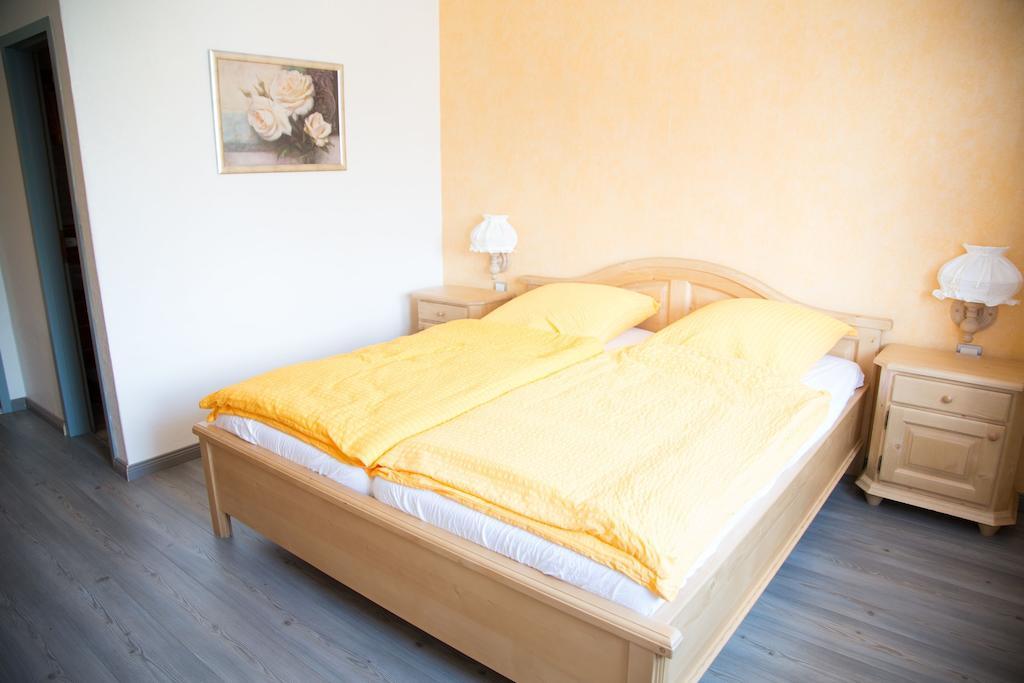 Zur Hessischen Schweiz Hotel Doernhagen Kamer foto