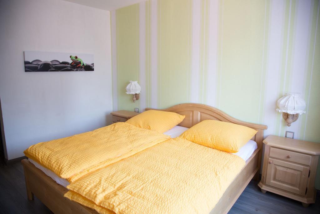 Zur Hessischen Schweiz Hotel Doernhagen Kamer foto
