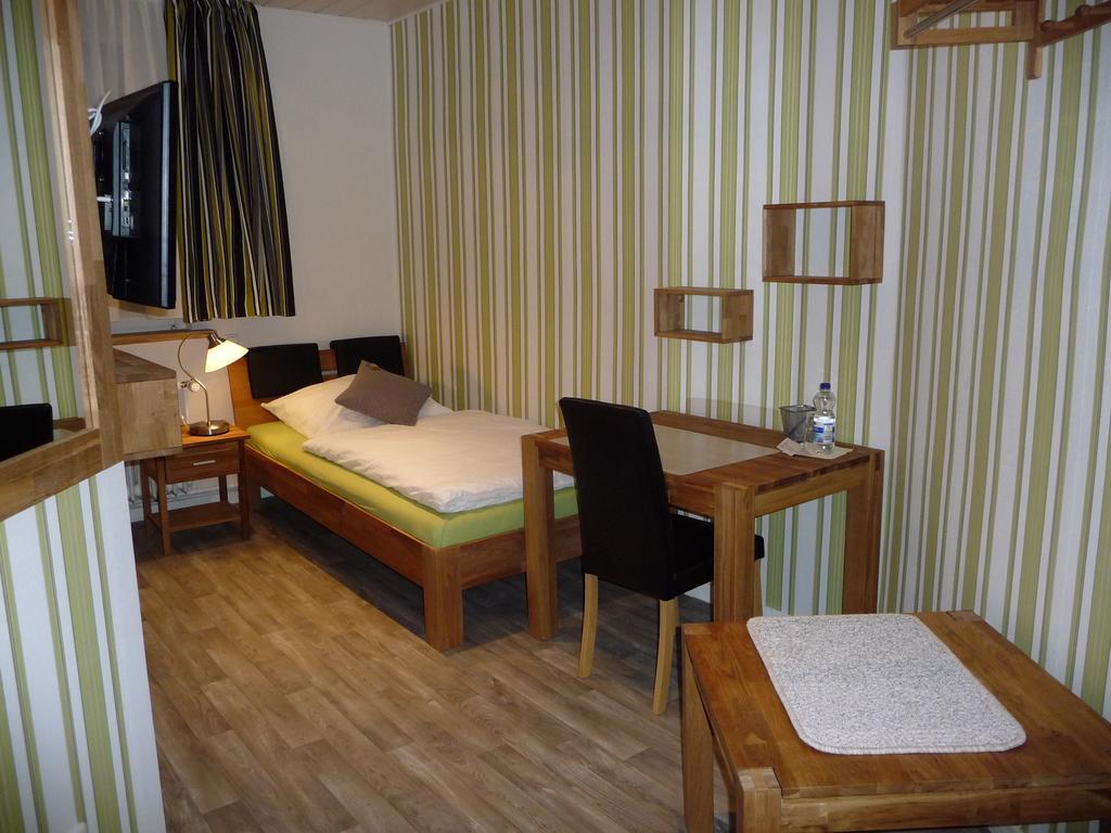 Zur Hessischen Schweiz Hotel Doernhagen Buitenkant foto