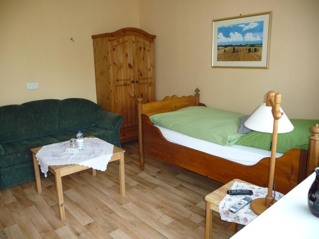 Zur Hessischen Schweiz Hotel Doernhagen Buitenkant foto